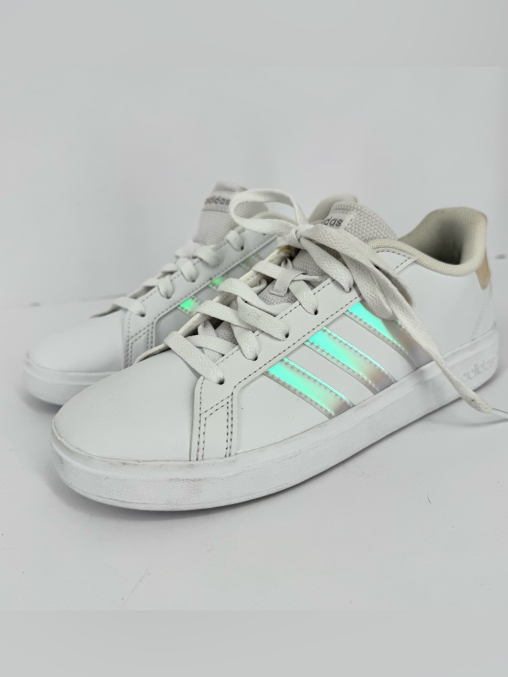 adidas Grand Court 2.0 K Youth Size 5 Tennis Shoes White